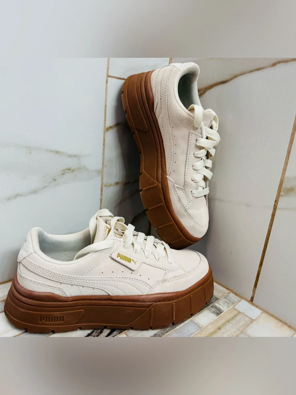 Puma Mayze Stack Luxe Platform Sneakers Cream Suede Gum Sole Women’s US 8